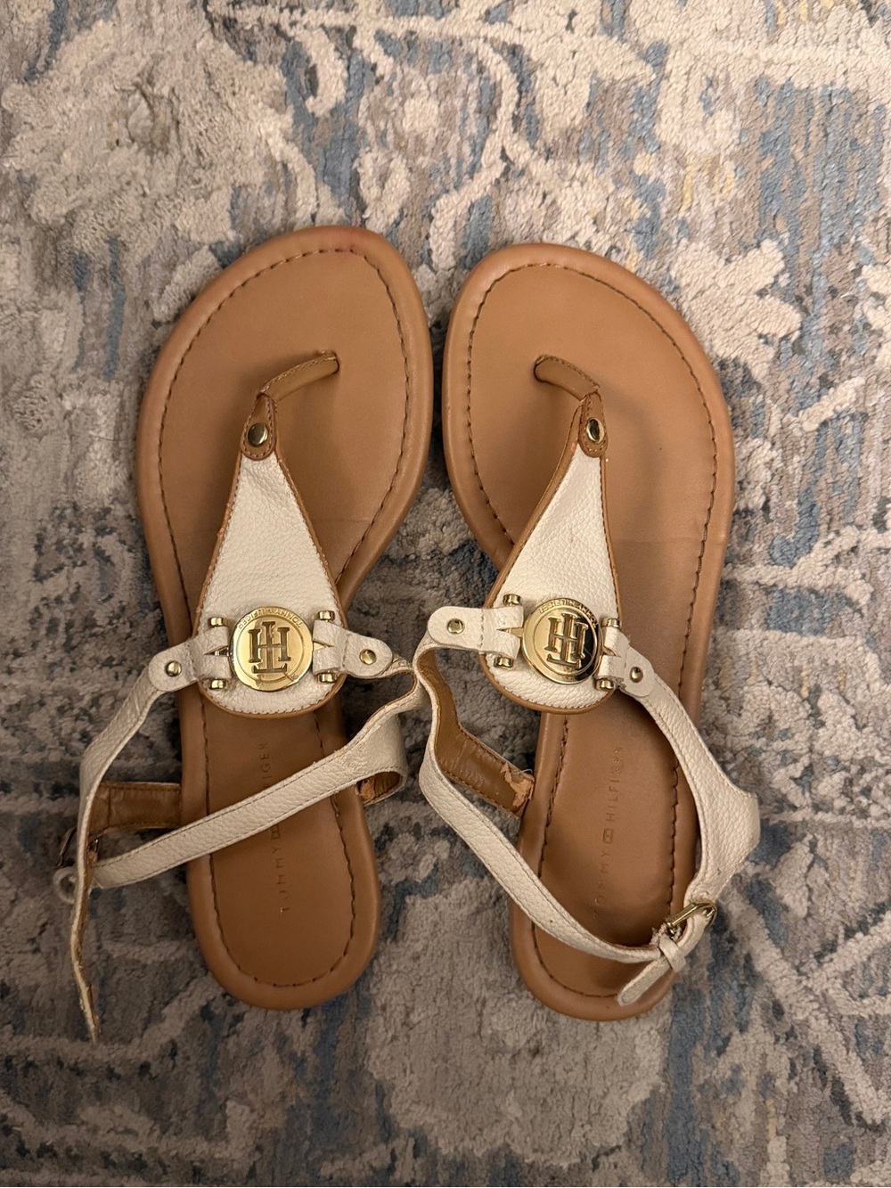 Tommy Hilfiger White and Tan Logo Thong Sandals